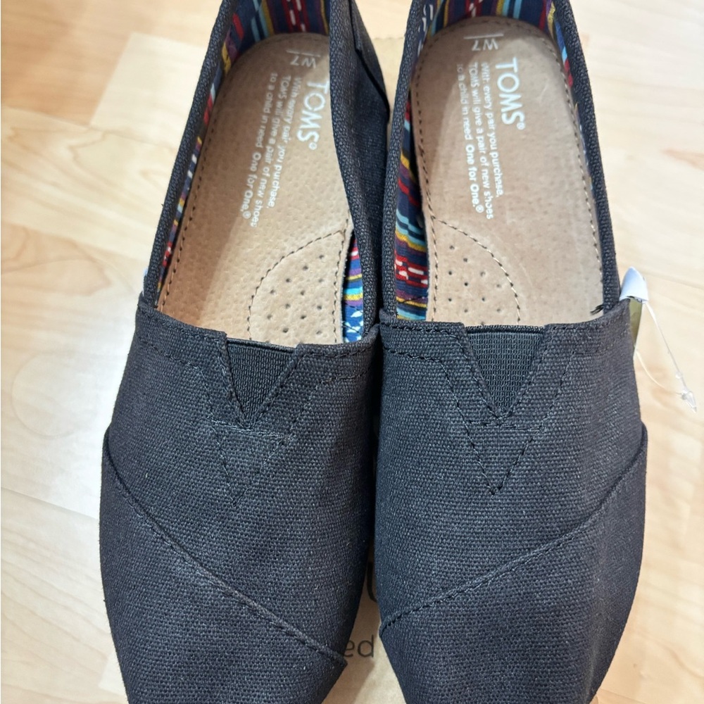 TOMS Black Canvas Slip-On Shoes size 7